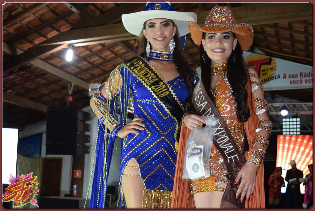 DESFILE DA RAINHA DA EXPOVALE 2019